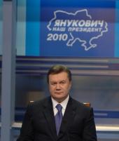 Віктор Янукович взяв участь у телемості між Києвом та Хмельницьким: фоторепортаж