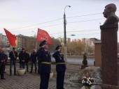 Липецк. Гвоздики товарищу Сталину