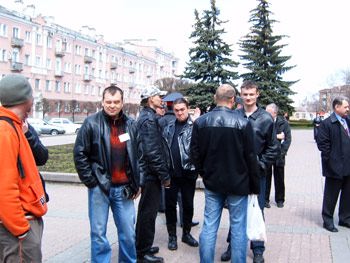 �������