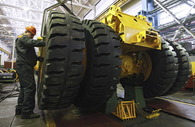 Сотрудник ОАО Егор Еремов/РИА Новости