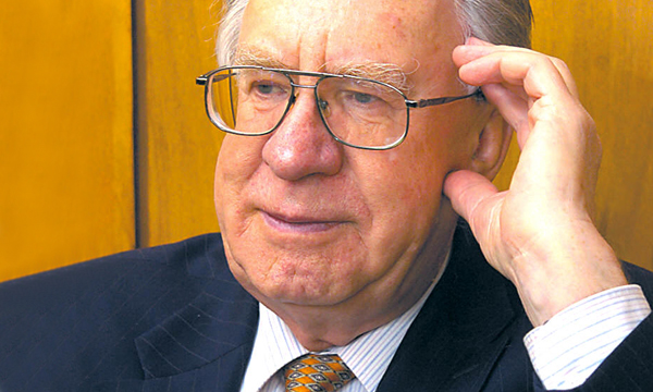 Олег Богомолов является председателем Ассоциации экономических научных учреждений при Российской Академии наук