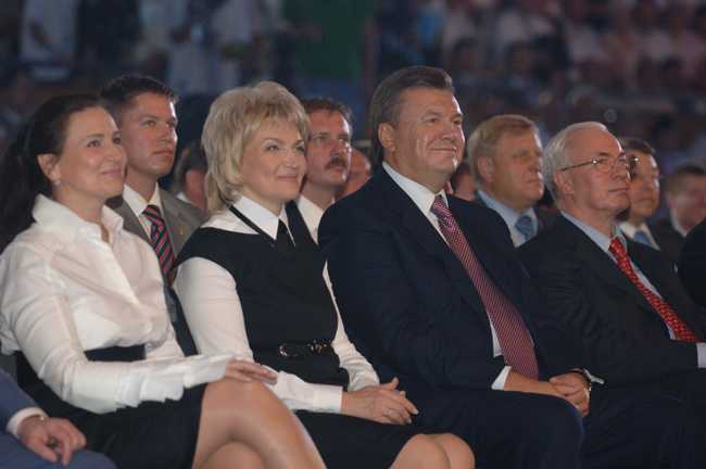 Инна Богословская, Раиса Богатырева и Виктор Янукович