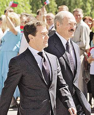 Руководство двух братских стран давно пытается идти в ногу. Пока с переменным успехом...