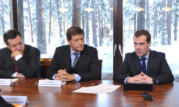 Председатель правительства РФ Дмитрий Медведев проводит встречу с представителями парламентских фракций Государственной Думы РФ. Фото: РИА Новости