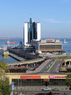 В Одессе запретили купаться в море. Всему виной нечистоты?