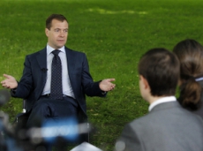 Медведев готов решать проблемы озера Байкал