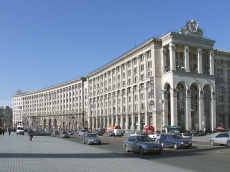 Сергей Курыкин. Мирный Крещатик, или Давайте будем ходить по тротуару, а ездить – по дороге