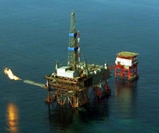 На буровой в Азовском море - утечка газа