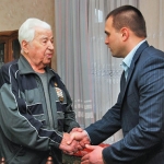 Депутат поздравил участника освобождения Одессы