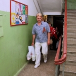 Активисты «РОДИНЫ» принесли ветерану праздник