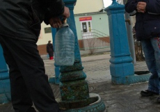 У половины столичных бюветов течет грязная вода