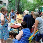 Жители двора на улице Лунина получили помощь от Игоря Маркова