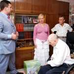 Семье ветерана-афганца подарили необходимые для ухода за лежачим больным вещи