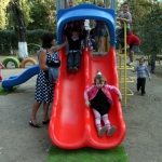 У детей с Маршала Жукова появилась новая игровая площадка