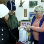 Пенсионеров и инвалидов Киевского района поздравили с Днём святого Николая