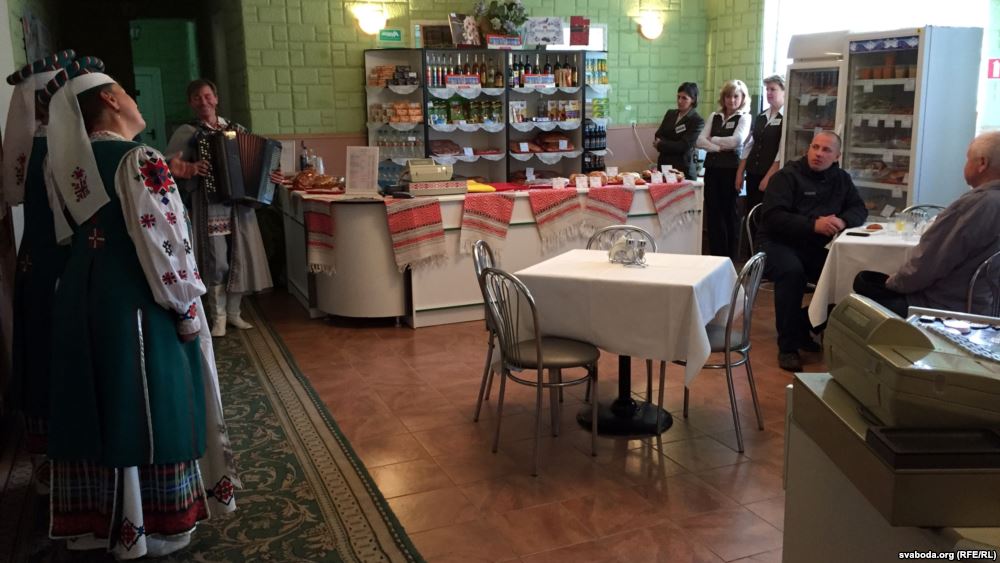 Канцэрт у буфэце ўчастку № 18 Берасьця