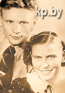 Максим и Люба до последних дней любили друг друга без памяти. Фото сделано в Вильне в конце 30-х.