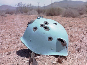 Каска миротворца ООН. Фото с сайта joebrower.com (с) Каска миротворца ООН. Фото с сайта joebrower.com (с)