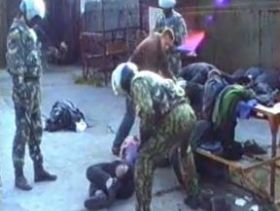 Избиение в колонии, фото Степана Рудакова, Каспаров.Ru Избиение в колонии, фото Степана Рудакова, Каспаров.Ru