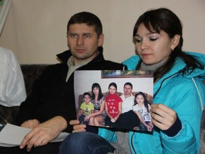 Голодающие члены многодетных семей. Фото: Голодающие члены многодетных семей. Фото: