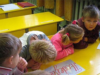 Школьники. Фото с сайта uznai-ka.ru.com Школьники. Фото с сайта uznai-ka.ru.com