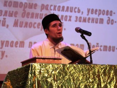 Имам мечети. Фото: Виктора Шамаев, Каспаров.Ru Имам мечети. Фото: Виктора Шамаев, Каспаров.Ru