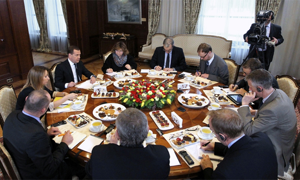 Интервью Дмитрия Медведева европейским СМИ. Фото с сайта Правительства РФ