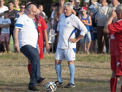 Меркушкин-футболист. Фото: Валерий Павлюкевич, Каспаров.Ru Меркушкин-футболист. Фото: Валерий Павлюкевич, Каспаров.Ru
