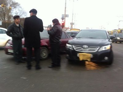 Машине завесили номера. Фото: Ura.Ru Машине завесили номера. Фото: Ura.Ru