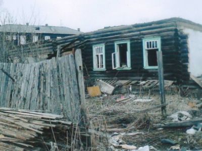 Аварийный дом. Фото: Сергей Попов, Каспаров.Ru Аварийный дом. Фото: Сергей Попов, Каспаров.Ru