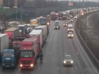 Дальнобойщики на МКАД. Фото: bbc.com Дальнобойщики на МКАД. Фото: bbc.com