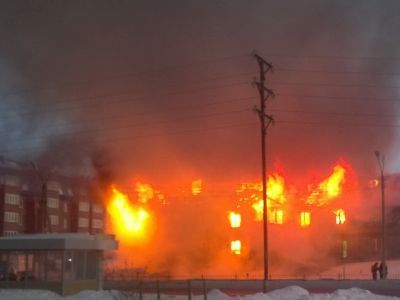 Подожженный дом. Фото: РРП-нфо Подожженный дом. Фото: РРП-нфо