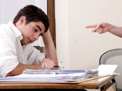 Ученик у директора. Фото: surfingbird.ru Ученик у директора. Фото: surfingbird.ru