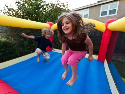 Дети на батуте. Фото: moscow-tengary.ru Дети на батуте. Фото: moscow-tengary.ru