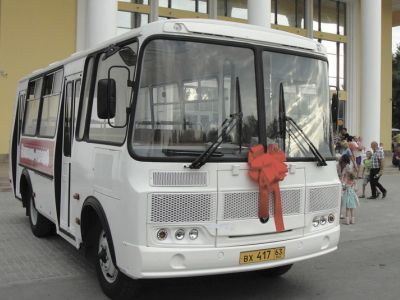 Автобус-подарок. Фото: Владимир Лапкин, Каспаров.Ru Автобус-подарок. Фото: Владимир Лапкин, Каспаров.Ru