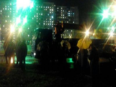 Незаконная стройка в сквере на Теплом Стане, Фото: Каспаров.Ru Незаконная стройка в сквере на Теплом Стане, Фото: Каспаров.Ru