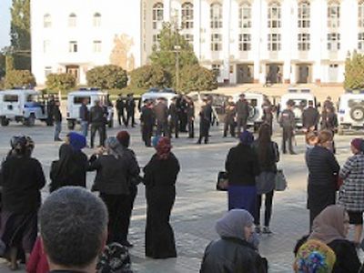 Полиция против женщин. Фото: Полиция против женщин. Фото: