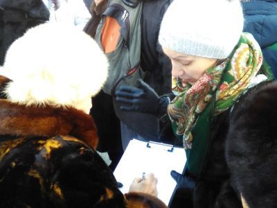 Сбор подписей. Фото: Владимир Лапкин, Каспаров.Ru Сбор подписей. Фото: Владимир Лапкин, Каспаров.Ru