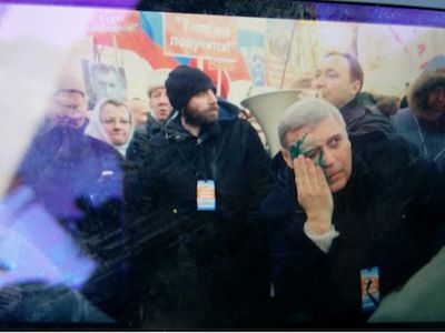 Касьянова облили зеленкой. Фото: twitter.com/tyumin_ru Касьянова облили зеленкой. Фото: twitter.com/tyumin_ru