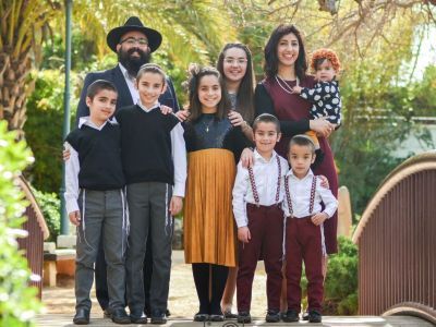 Раввин Сочи с семьей. Фото: yuga.ru Раввин Сочи с семьей. Фото: yuga.ru