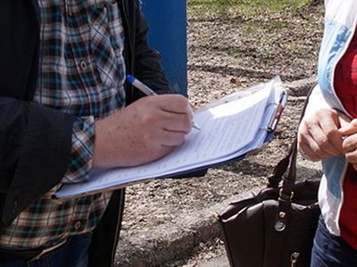 Сбор подписей. Фото: Александр Воронин, Каспаров.Ru Сбор подписей. Фото: Александр Воронин, Каспаров.Ru