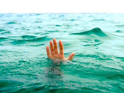 Утопающий. Источник - rasskajem.ru Утопающий. Источник - rasskajem.ru