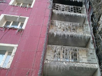 Дом после пожара. Фото: Зоя Звездина, Каспаров.Ru Дом после пожара. Фото: Зоя Звездина, Каспаров.Ru