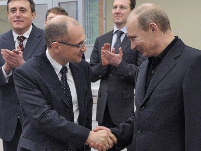 Сергей Кириенко и Владимир Путин. Фото: pbs.twimg.com Сергей Кириенко и Владимир Путин. Фото: pbs.twimg.com