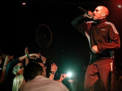 Рэпер Хаски на концерте. Фото: youtube.com Рэпер Хаски на концерте. Фото: youtube.com