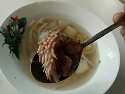 Суп в школьной столовой. Фото: ВКонтакте Суп в школьной столовой. Фото: ВКонтакте