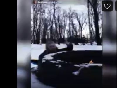 Шоу на мемориальном кладбище. Фото: ВКонтакте Шоу на мемориальном кладбище. Фото: ВКонтакте