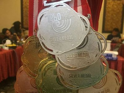 Медали победителей международных олимпиад. Фото: Need4study.com Медали победителей международных олимпиад. Фото: Need4study.com