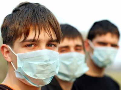 Пикет в медицинских масках. Фото: Vector.childrenshospital.org Пикет в медицинских масках. Фото: Vector.childrenshospital.org