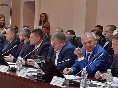 Депутаты и их помощники. Фото: Александр Воронин, Каспаров.Ru Депутаты и их помощники. Фото: Александр Воронин, Каспаров.Ru